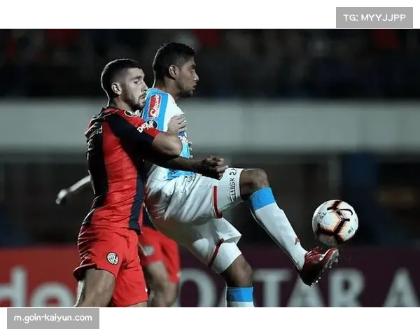 伯恩茅斯后卫塞内西多次逃红牌成判罚尺度案例